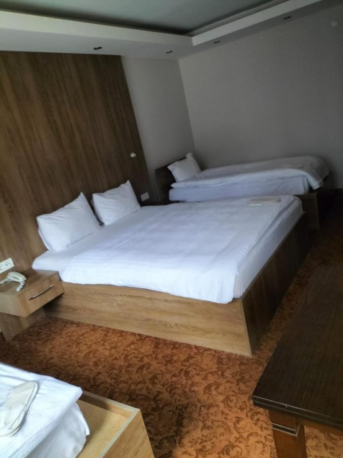Ny World Hotel Istanboel Buitenkant foto