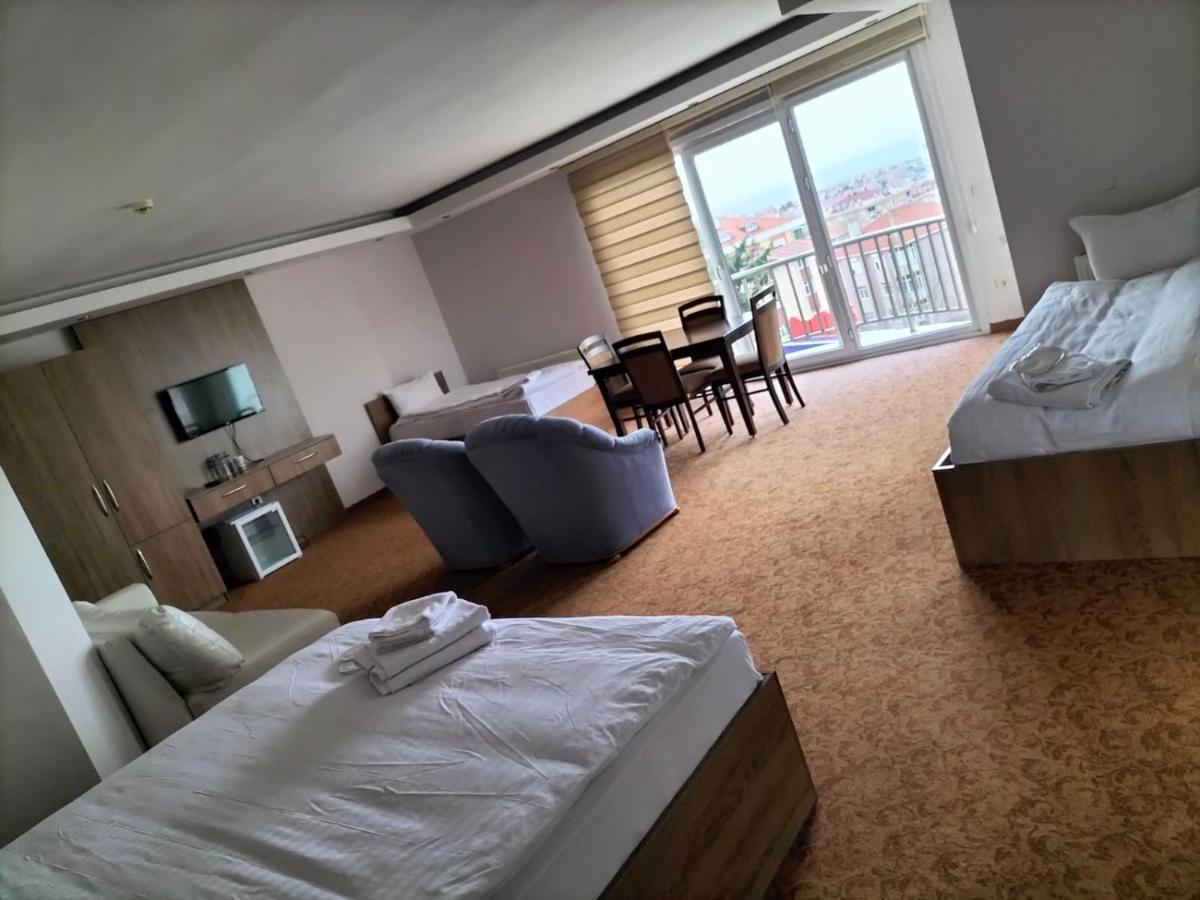 Ny World Hotel Istanboel Buitenkant foto