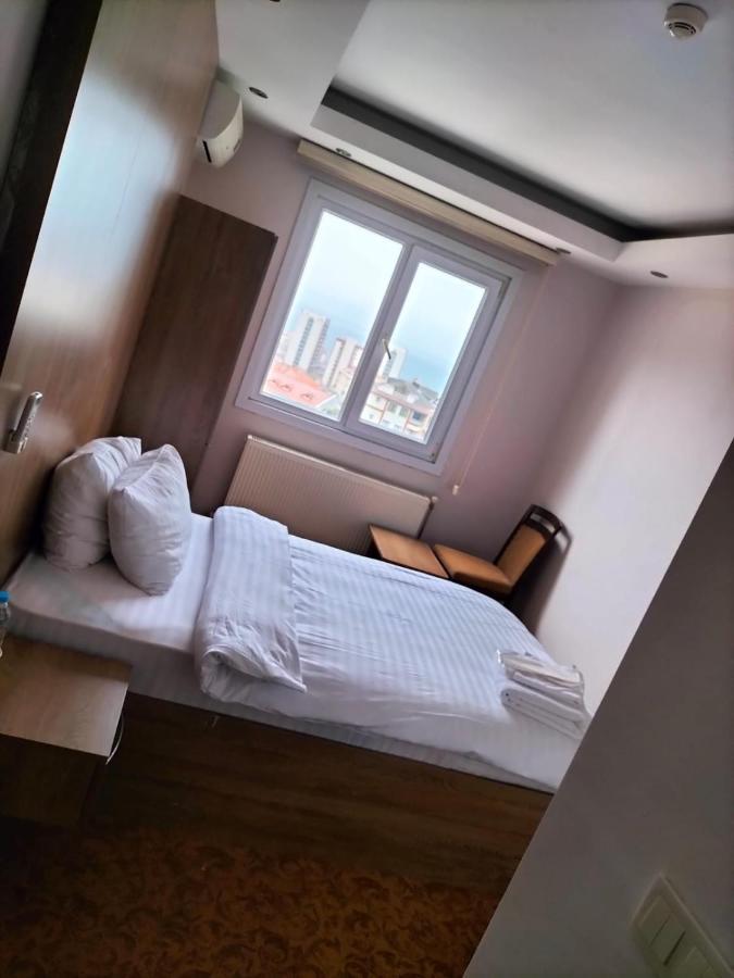 Ny World Hotel Istanboel Buitenkant foto