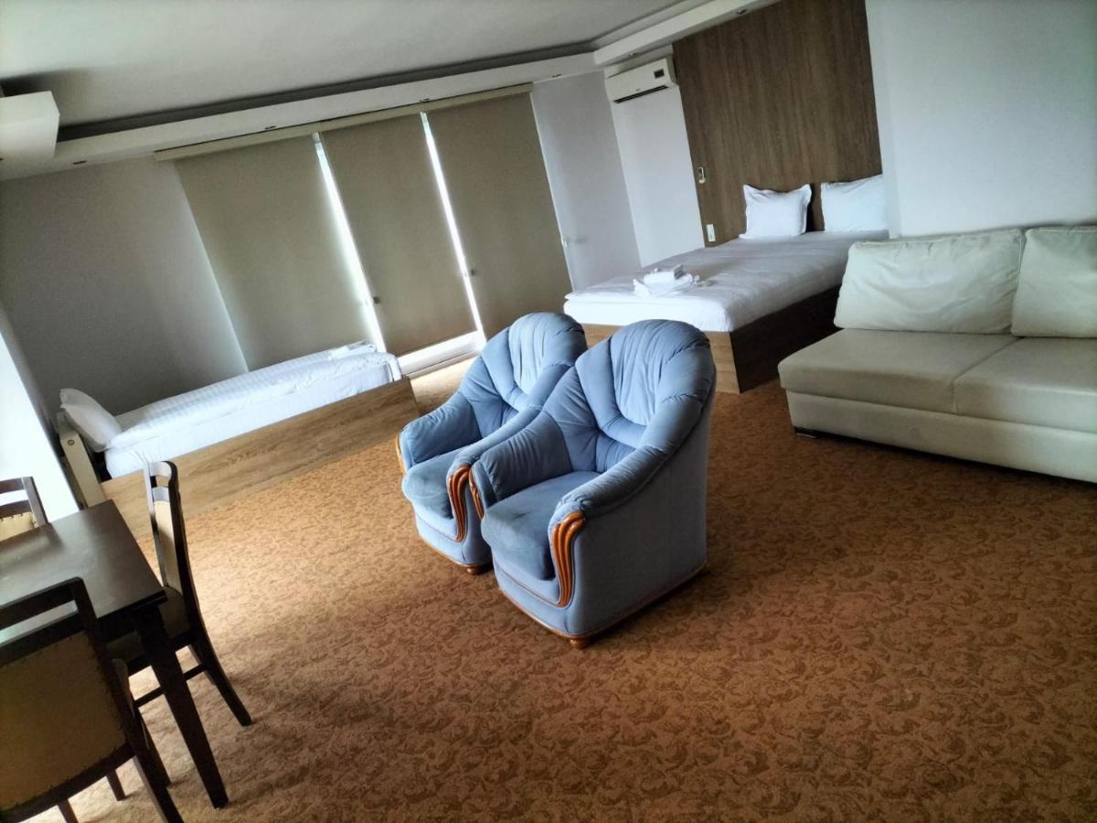 Ny World Hotel Istanboel Buitenkant foto