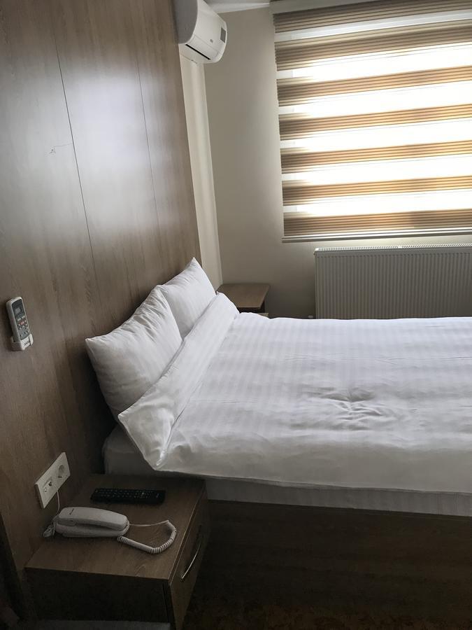 Ny World Hotel Istanboel Buitenkant foto