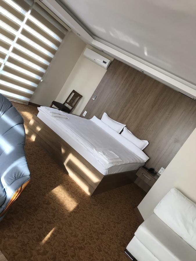 Ny World Hotel Istanboel Buitenkant foto