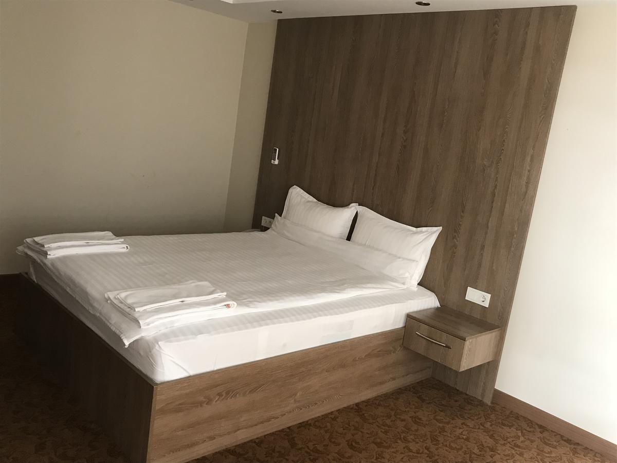 Ny World Hotel Istanboel Buitenkant foto